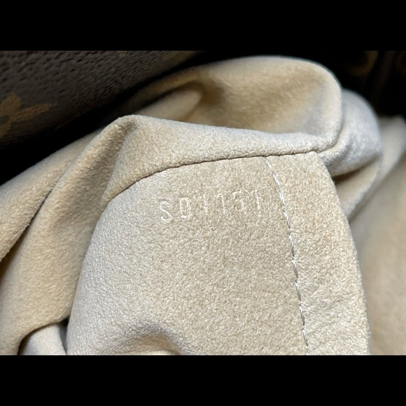 LV Artsy MM - Picture 11 of 14